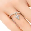 Anillo con Colgante de Cruz Incrustado de Diamantes de Banda Fina, Estilo Nuevo Simple de Lujo Transfronterizo Europeo y Americano para Mujer, Anillo de Boda al por Mayor de Xiyin