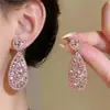 Aretes de aguja plateada con diamantes, borlas geométricas de perlas, ultra brillantes, lujosos y exquisitos, personalizados y elegantes, aretes de alta gama