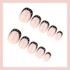 Unhas Postiças Quadradas Curtas Estilo Europeu e Americano Rosa Nude com Borda Preta Bolinhas Retro, Pontas de Unha Postiça para Venda por Atacado