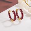 Hebilla de oreja con esmalte de gota de otoño e invierno de Maillard retro para mujer, suave, combinable con todo, anillo de oreja de círculo rojo de moda, temperamento avanzado y simple
