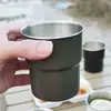 Caneca de Café em Aço Inoxidável 304 em Estoque, Caneca Portátil para Acampamento ao Ar Livre, Copo de Água com Degraus Gravado de Uso Duplo com Canudo, Design Simples