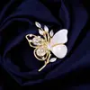 Broche Mariposa de Lujo Ligero Estilo Francés con Incrustaciones de Circonita, Exquisito, Delicado, Moderno, Pin Versátil, Joyería de Alta Gama