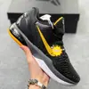 A Fábrica de Sapatos Putian é especializada no fornecimento transfronteiriço de tênis de basquete Kobe6 com placa de fibra de carbono verdadeira e calçados esportivos.