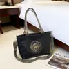 Bolsa tote elegante vintage em relevo para mulheres, nova moda 2026, bolsa de ombro versátil, bolsa de mão de grande capacidade para o dia a dia