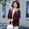 Casaco de outono plus size para mãe, blusa com capuz casual da moda para meia-idade, cardigã estiloso para mulheres de meia-idade e idosas para primavera e outono