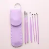 Estojo de Couro Portátil Conjunto de Seis Peças para Limpeza de Ouvido, Conjunto de Palhetas de Aço Inoxidável com Cabo Colorido, Ferramentas Domésticas para Limpeza de Ouvido