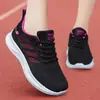 Tênis Esportivo Branco com Estampa de Grou Quebrado Novo para Mulheres Primavera Verão Outono Sola Macia Antiderrapante Malha Respirável Calçados Casuais Estudante Corrida
