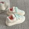 Zapatillas blancas gruesas inspiradas en la dopamina para mujer, con diseño de estrella, perfectas para la primavera y el otoño de 2026, zapatos casuales versátiles, mocasines de moda