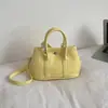 Bolsa de Mão de Design Tendência para Mulheres 2026 Novo Estilo Coreano Bolsa de Balde para o Dia a Dia Bolsa de Ombro Único Transversal Transfronteiriça