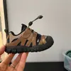 2026 Sapatos de Caminhada Confortáveis com Forro de Fleece para Bebês e Crianças Pequenas, Anti-Chute, Antiderrapantes, Resistentes ao Desgaste, para Uso Externo, Sapatos Esportivos com Forro de Fleece, Modernos