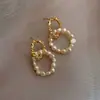 Pendientes de Aro Metálicos con Perlas de Agua Dulce Estilo Barroco de Moda, Pendientes de Estilo Simple Vintage, Combinados con Pequeños Accesorios de Oreja de Perla