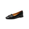 Zapatos de tacón grueso de camelia retro de una sola capa para mujer 2024 primavera nuevos de piel de oveja de tacón bajo de boca baja estilo Mary Jane francés de una sola capa