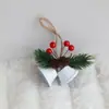 Colgante decorativo de campana de Navidad, doble campana de arte de hierro con piñas y bayas rojas, arreglo de escena para árbol de Navidad, adorno colgante para el hogar en vacaciones