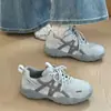 Zapatillas de Entrenamiento Alemanas Retro de Suela Gruesa para Mujer Modelo Nuevo 2026 Malla Gris Transpirables Casuales Zapatillas Versátiles que Aumentan la Altura Zapatos para Senderismo
