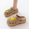[Venta al por mayor de fábrica] Zuecos de suela gruesa de EVA para aumentar la altura para mujer, puntera cerrada, uso bidireccional, zapatos de jardín, antideslizantes, disponible para dropshipping