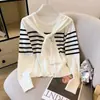 Blusa de Manga Longa com Gola Cachecol Listrada Pequena Estilo Francês para Mulheres, Camada Base de Tricô com Design de Nicho para Outono