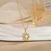 Collar para Mujer con Flor Giratoria, Sencillo y de Moda, Moderno y Versátil, Joyería de Cadena para Clavícula de Acero de Titanio, Regalo para el Día de la Madre