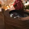 Pendientes de Serpiente de Plata Pura S999 Lindos Clavos para Hélice de Oreja Asimétricos de Lujo Ligero Accesorios para Oreja Estilo Frío