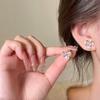 Pendientes de tuerca de perlas con lazo pequeño y exquisito, diseño de nicho femenino, pendientes de circonita de alta calidad, pendientes pequeños elegantes que favorecen el rostro.