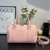 Bolsa de Almofada Trançada de Couro Genuíno de Nicho Bolsa Transversal Portátil de Luxo Leve Bolsa Boston Versátil para Viagem e Uso Diário para Mulheres
