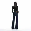 Jeans feminino jovem na cor laranja # estilo americano de rua, cintura baixa, levemente flare, com design elástico, slim fit e que valoriza a silhueta, versátil e estiloso