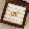 Colgante de Zirconia Super Brillante Forma de Corazón Clip para Oreja Lujo Ligero Moda de Gama Alta Exquisitos Pendientes Pendiente de Nicho Simple Temperamento Accesorios para Orejas para Mujeres