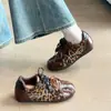 Tênis de treino alemão retrô feminino novo 2026 outono sola macia não cansa os pés sapatos Forrest Gump estilo baseball sapatos casuais esportivos