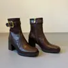 Botines Cortos de Tacón Alto Cuadrados Retro para Mujer, Nuevo Estilo Otoño e Invierno 2026, Botas Delgadas de Tacón Grueso de Lujo Ligero, Botas Delgadas Versátiles de Superficie Suave