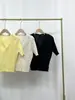 Ropa de Verano para Mujer 2025 Camiseta Explosiones Ajustada Cuello en V Sencilla Versátil Elegante Cárdigan para la Oficina Top de Manga Corta con Pliegues