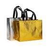 Fabricantes de bolsas no tejidas plegables de oro y plata con película de impresión a color, bolsas no tejidas, bolsas láser, bolsas de regalo