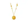 Collar con Colgante de Disco Hueco Dorado con Símbolo de Fortuna de Nuevo Estilo, Directo del Fabricante para Ventas en Vivo de Comercio Electrónico, Disponible al por Mayor