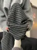 Calça Xadrez Estilo Preguiçoso de Perna Larga com Contraste Cinza Preto e Cinza para Mulheres no Outono Plus Size para Meninas Gordas Efeito Emagrecedor e Calça Casual com Caimento