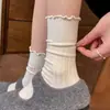 YOUJIAXIU Meias Femininas Estilo Ballet Ruffle Renda Meias Fofas Versátil Estilo Japonês Cor Sólida Listra Vertical Meia de Cano Médio