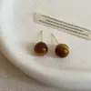 Aretes Redondos de Resina Color Café Maillard para Mujer, Retro Lujo Accesible Elegantes de Nicho Moda Tendencia Pendientes y Aretes para el Trabajo