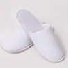 En stock pantuflas desechables de hotel hospitalidad en casa salón de belleza tela de toalla pantuflas gruesas no desechables al por mayor