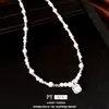 Collar con Colgante Cuadrado de Circonita con Perlas, Cadena Clavicular de Lujo Ligero de Alta Gama, Collar Versátil de Diseño Nicho al por Mayor