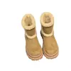 Novas botas de neve de inverno, botins com forro de fleece, design invisível interno para aumentar a altura, botas de sola grossa retrô para mulheres, adequadas para mulheres baixinhas