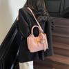 Bolsa Balde Portátil de Luxo Nicho com Padrão Lichia Novo Estilo 2025 Elegante Versátil para o Dia a Dia Transversal para Mulheres