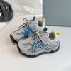 Zapatos de papá retro de estilo coreano con bloques de color para niños, nuevo modelo de otoño 2026, zapatos deportivos transpirables antideslizantes para exteriores para niños mayores