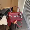 Bolso de hombro de alta gama para mujer, modelo nuevo 2026, bolso cruzado casual, bolso cuadrado pequeño elegante y con estilo, bolso de mano versátil