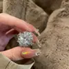 Anel Oval Luxuoso de Zircônia com Cravação Pesada de Strass para Mulheres, Novo Design de Nicho, Anel Aberto Ajustável Versátil e Único