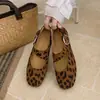 Zapatos Mary Jane retro con estampado de leopardo estilo francés para mujer, nuevos zapatos planos de otoño 2026 para el trabajo con correa de una hebilla, bailarinas