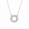 Collar Versátil de Lujo Ligero con un Toque de Alta Gama, Collar y Pendientes Trendy con Colgante Tallado de Acero de Titanio de Venta Caliente al por Mayor