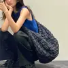 2026 Verão Novo Estilo Bolsa Nuvem Plissada Versátil Moda Bolsa de Ombro de Mão Bolsa Bolinho Grande Capacidade Sob o Braço Bolsa Feminina