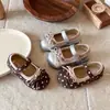 Zapatos Mary Jane Casuales de Estilo Coreano para Niñas con Lunares y Moño, Zapatos de Velcro Lindos de Princesa para Niños, Primavera y Otoño 2026