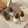 Zapatos de piel estilo francés para niña, nuevo modelo otoño e invierno 2026, zapatos Mary Jane para niña con tiras cruzadas, mocasines bajos sin cordones
