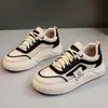 Novos tênis brancos de malha para mulheres 2024 verão sapatos de malha com sola grossa sapatos femininos que aumentam a altura respiráveis resistentes ao desgaste casuais sapatos esportivos