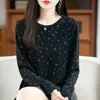 Suéter tejido retro de flores de manga larga para mujer, nuevo estilo otoño/invierno 2026, moderno y de corte holgado, perfecto como capa interior o base, y favorecedor para la figura.