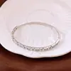 Pulseira de Aço Inoxidável com Fecho Redondo de Zircônia, Toque de Luxo Leve e de Alta Qualidade, Personalizável, Exquisite, Fashionável, Acessório de Mão Versátil