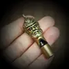 Pito de grifo de latón colgante para llavero de coche, collar con pito de supervivencia para exteriores para hombres y mujeres, colgante para bolsa